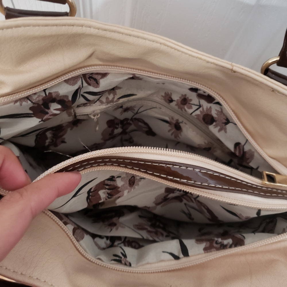 Purse - Picture 2 of 3